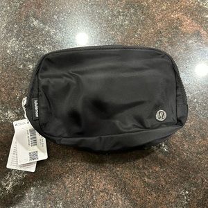 Black Lululemon Everywhere Belt Bag